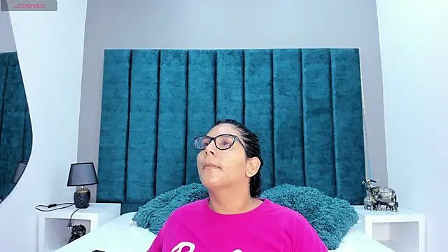 Snapshot of DanielleEvans_ chatting on 12-14-25, 11:15 DanielleEvans online show from 12-14-25, 11:15