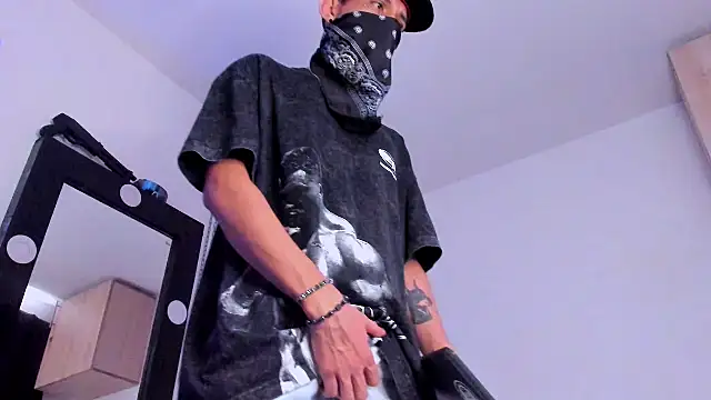 Samuel Suarez online show from 10-26-25, 12:33