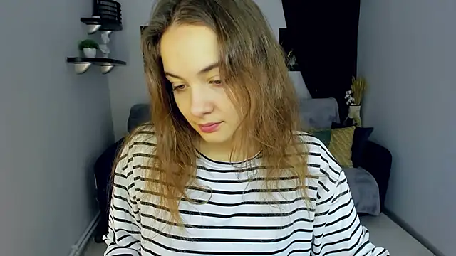 KristinaLoison online show from 12-17-24, 11:28