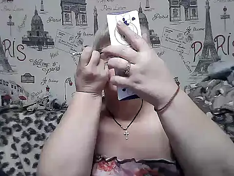 Snapshot of Gina_Marlyn chatting on 02-21-25, 08:27 Gina Marlyn online show from 02-21-25, 08:27