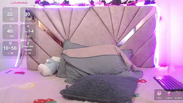 CheryBlossomm online show from 10-07-25, 04:53