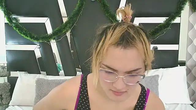 Snapshot of katya_kozlov chatting on 01-19-25, 03:18 katya kozlov online show from 01-19-25, 03:18