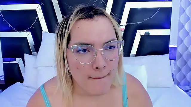 Snapshot of katya_kozlov chatting on 03-06-25, 06:41 katya kozlov online show from 03-06-25, 06:41