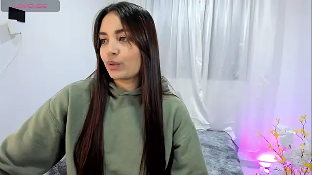 aisha es online show from 10-24-25, 10:28