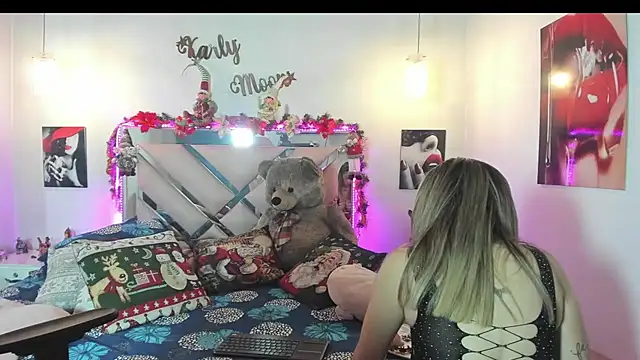 Karly moon online show from 12-17-25, 10:16