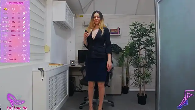 Snapshot of EllaMilf_ chatting on 01-26-25, 10:12 EllaMilf online show from 01-26-25, 10:12