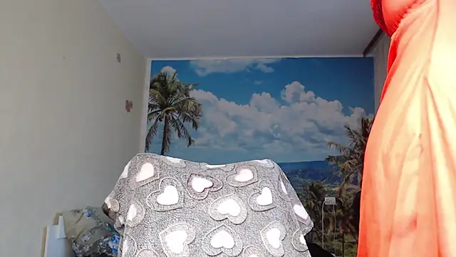 Snapshot of soaring_love chatting on 02-06-25, 04:21 soaring love online show from 02-06-25, 04:21