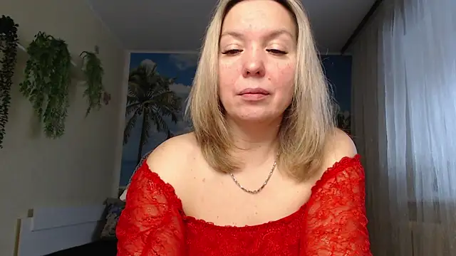 Snapshot of soaring_love chatting on 02-17-25, 04:20 soaring love online show from 02-17-25, 04:20