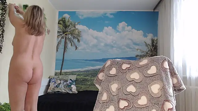 Snapshot of soaring_love chatting on 02-17-25, 10:29 soaring love online show from 02-17-25, 10:29