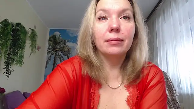 Snapshot of soaring_love chatting on 02-26-25, 04:36 soaring love online show from 02-26-25, 04:36