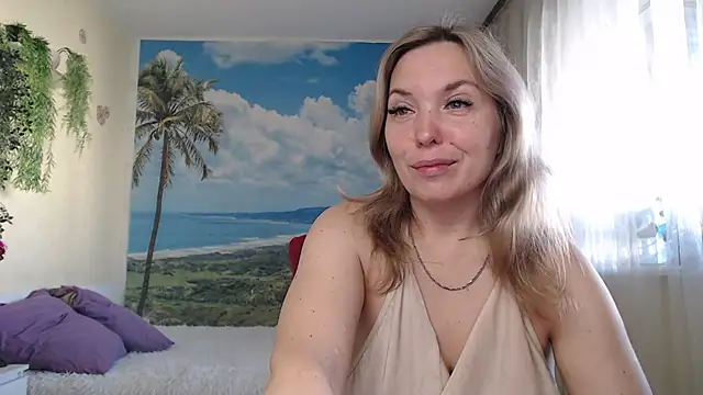 Snapshot of soaring_love chatting on 09-18-25, 04:47 soaring love online show from 09-18-25, 04:47