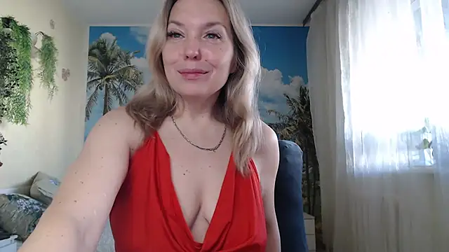 Snapshot of soaring_love chatting on 10-02-25, 05:03 soaring love online show from 10-02-25, 05:03