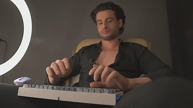 Keen   Luckystrike online show from 03-22-25, 01:54