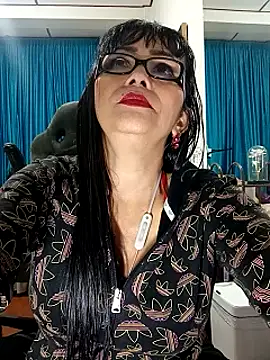 kelly dirty  online show from 11-30-25, 04:49