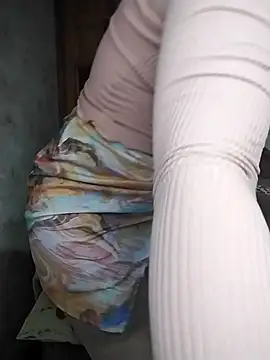 ImyoursLilu32 online show from 10-16-25, 04:08