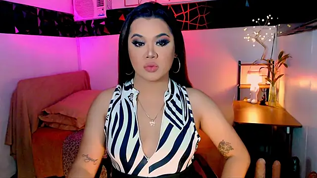 Snapshot of asiankatyhuge chatting on 11-03-25, 11:48 asiankatyhuge online show from 11-03-25, 11:48