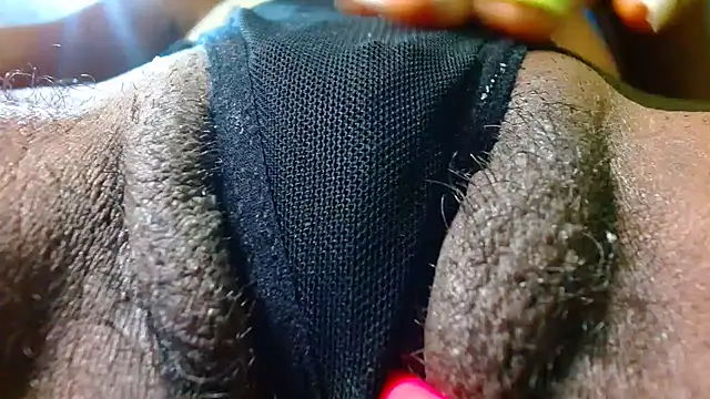 Snapshot of bethanywilson_23 chatting on 12-22-25, 11:29 bethanywilson 23 online show from 12-22-25, 11:29