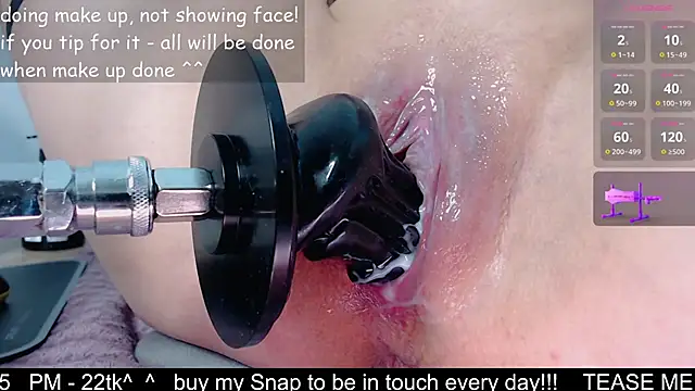 Snapshot of kitty_alika chatting on 11-20-25, 12:05 kitty alika online show from 11-20-25, 12:05