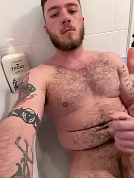 Snapshot of HungJr5255 chatting on 12-18-24, 09:29 HungJr5255 online show from 12-18-24, 09:29