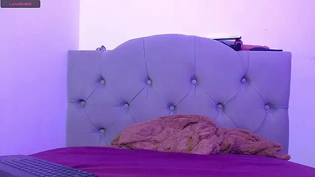 Red-moon1 online show from 01-04-25, 01:53