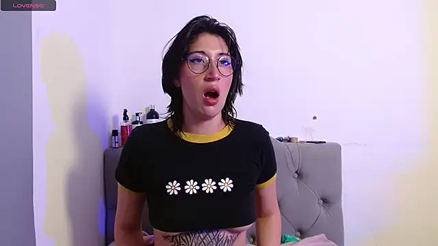 Red-moon1 online show from 03-08-25, 12:09