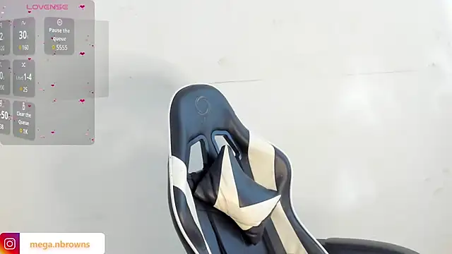 Snapshot of Megan_browns1 chatting on 02-27-25, 12:56 Megan browns1 online show from 02-27-25, 12:56