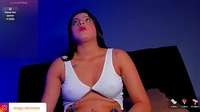 Snapshot of Megan_browns1 chatting on 03-14-25, 01:02 Megan browns1 online show from 03-14-25, 01:02