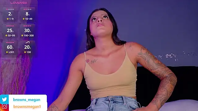 Snapshot of Megan_browns1 chatting on 09-13-25, 01:11 Megan browns1 online show from 09-13-25, 01:11