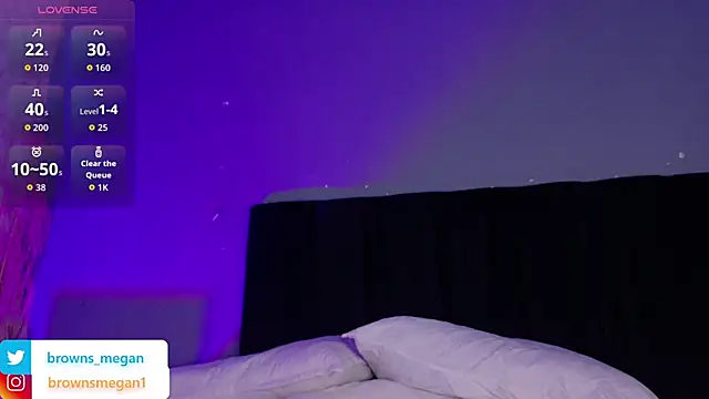 Snapshot of Megan_browns1 chatting on 09-15-25, 01:11 Megan browns1 online show from 09-15-25, 01:11