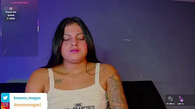 Snapshot of Megan_browns1 chatting on 09-30-25, 02:11 Megan browns1 online show from 09-30-25, 02:11