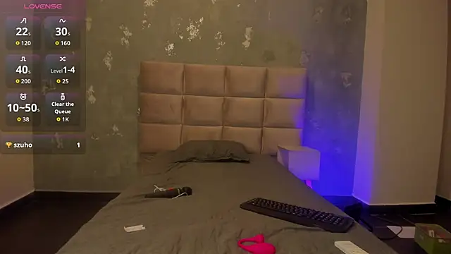 Snapshot of Megan_browns1 chatting on 11-03-25, 01:12 Megan browns1 online show from 11-03-25, 01:12