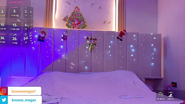 Snapshot of Megan_browns1 chatting on 12-18-25, 01:17 Megan browns1 online show from 12-18-25, 01:17