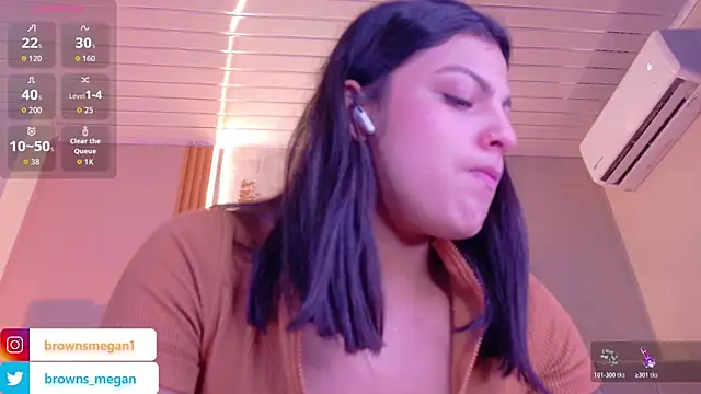 Snapshot of Megan_browns1 chatting on 01-08-26, 01:35 Megan browns1 online show from 01-08-26, 01:35