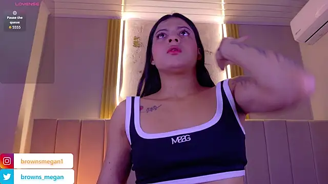 Snapshot of Megan_browns1 chatting on 01-13-26, 01:05 Megan browns1 online show from 01-13-26, 01:05