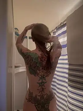 Snapshot of ThePerfect10 chatting on 12-15-24, 09:24 ThePerfect10 online show from 12-15-24, 09:24