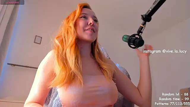 Snapshot of Lucy_Ember chatting on 01-10-25, 07:35 Lucy Ember online show from 01-10-25, 07:35