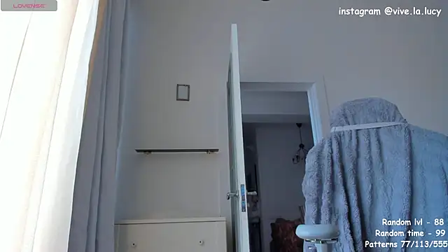 Snapshot of Lucy_Ember chatting on 02-10-25, 07:58 Lucy Ember online show from 02-10-25, 07:58