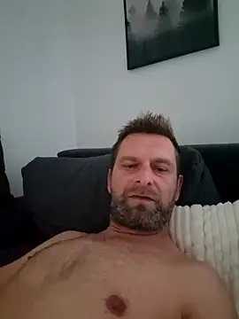 Snapshot of Mjn34 chatting on 11-06-25, 06:47 Mjn34 online show from 11-06-25, 06:47