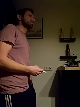 Snapshot of Mjn34 chatting on 11-26-25, 06:36 Mjn34 online show from 11-26-25, 06:36