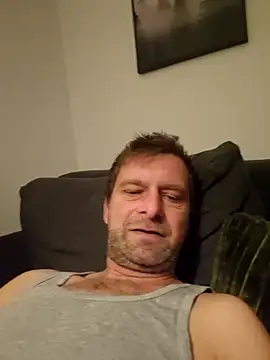 Snapshot of Mjn34 chatting on 12-19-25, 06:20 Mjn34 online show from 12-19-25, 06:20