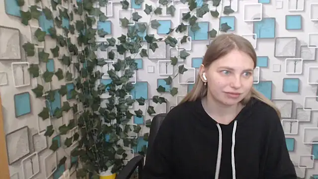 klerkarina online show from 02-18-25, 09:21