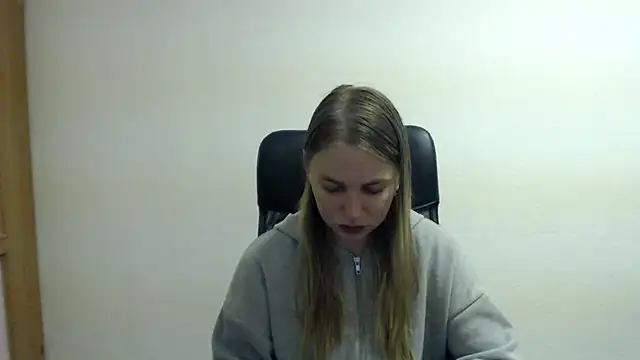 klerkarina online show from 10-18-25, 06:16