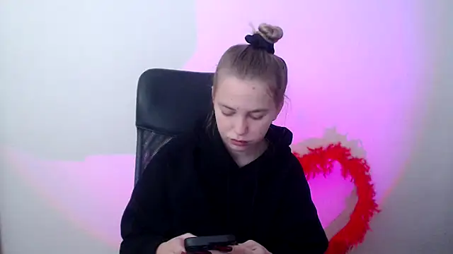 klerkarina online show from 10-22-25, 05:19