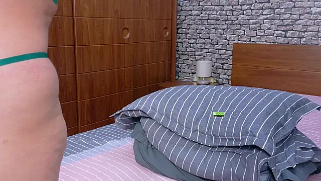 Snapshot of CuteBlondeMe chatting on 11-10-25, 05:34 CuteBlondeMe online show from 11-10-25, 05:34