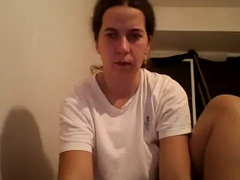 Snapshot of Tamilashaa chatting on 12-23-24, 06:58 Tamilashaa online show from 12-23-24, 06:58