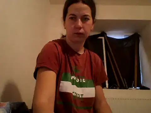 Snapshot of Tamilashaa chatting on 01-14-25, 06:02 Tamilashaa online show from 01-14-25, 06:02