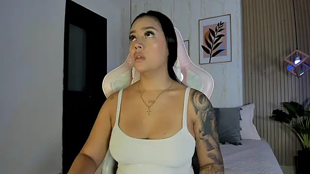 CameronCollins  online show from 09-19-25, 07:58