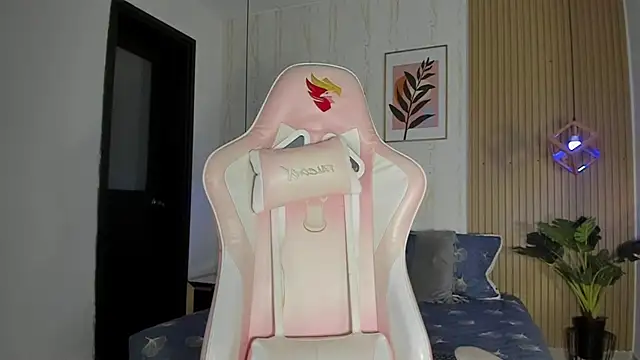 CameronCollins  online show from 10-20-25, 07:47