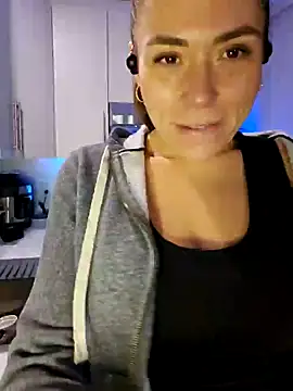 Snapshot of Ellie-L-Elizabeth chatting on 01-09-25, 11:58 Ellie-L-Elizabeth online show from 01-09-25, 11:58