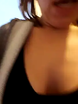 Snapshot of Ellie-L-Elizabeth chatting on 01-09-25, 03:01 Ellie-L-Elizabeth online show from 01-09-25, 03:01